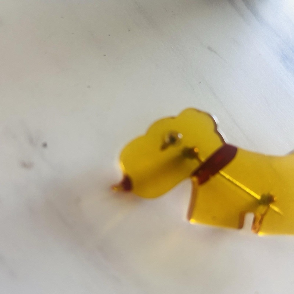 Vintage Butterscotch Bakelite Scotty Dog Brooch Pin Red Collar & Nose Art Deco - Picture 8 of 11
